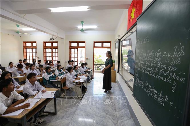 Lớp ôn tập củng cố kiên thức của trường THPT Phiêng Khoài. Ảnh: Trọng Đạt-TTXVN