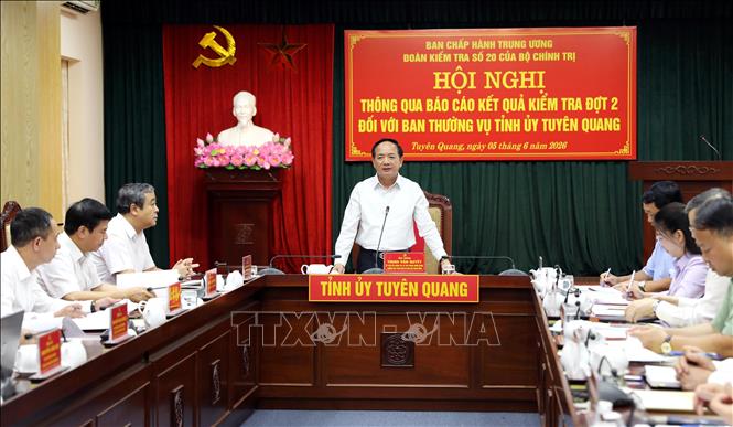 Ủy viên Bộ Chính trị, Bí thư Trung ương Đảng, Trưởng Ban Tuyên giáo và Dân vận Trung ương Trịnh Văn Quyết phát biểu kết luận hội nghị. Ảnh: Quang Cường – TTXVN