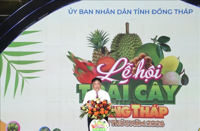 Ông Phạm Thành Ngại, Chủ tịch UBND tỉnh Đồng Tháp, phát biểu khai mạc Lễ hội trái cây Đồng Tháp lần thứ nhất năm 2026. Ảnh: Hồng Nhung – TTXVN