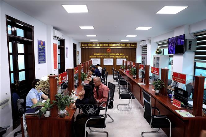 Trung tâm dịch vụ hành chính công phường Hòa Bình (Phú Thọ) được bố trí khoa học, hiện đại. Ảnh: Thanh Hải - TTXVN