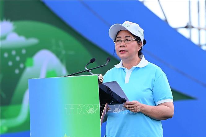 Chủ tịch Ủy ban Trung ương Mặt trận Tổ quốc Việt Nam Bùi Thị Minh Hoài  phát biểu tại lễ phát động. Ảnh: Trịnh Duy Hưng - TTXVN 