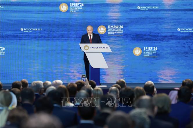 Tổng thống Nga Vladimir Putin phát biểu tại phiên toàn thể của Diễn đàn Kinh tế Quốc tế St. Petersburg (SPIEF) lần thứ 29 ở St. Petersburg (Nga) ngày 5/6/2026. Ảnh: THX/TTXVN