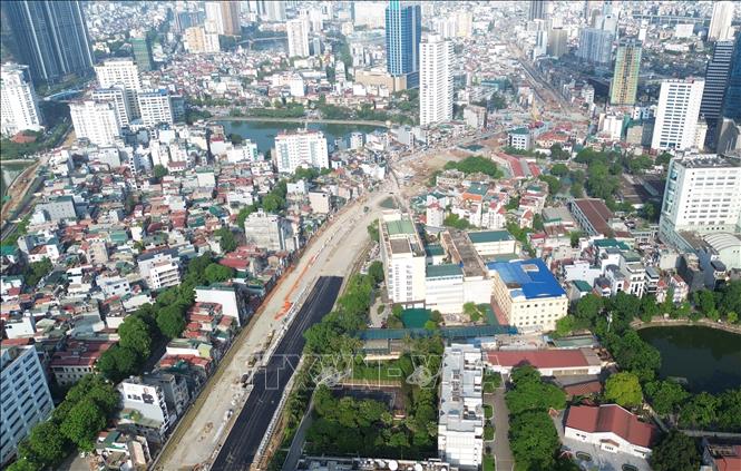 Dự án đường Vành đai 1 đoạn Hoàng Cầu - Voi Phục với tổng mức đầu tư hơn 7.200 tỷ đồng đang dần lộ diện sau thời gian thi công quyết liệt. Ảnh: Quốc Khánh - TTXVN