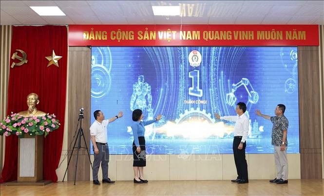 Nghi thức phát động phong trào thi đua tại điểm cầu Công đoàn Giáo dục Việt Nam. Ảnh: Thanh Tùng - TTXVN