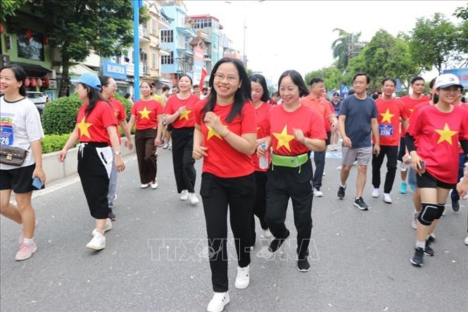Các vận động viên tham gia giải chạy. Ảnh: Mạnh Minh - TTXVN