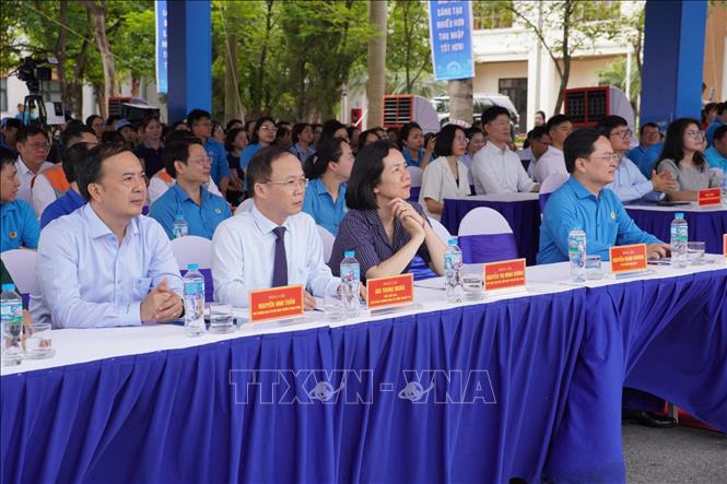 Các đại biệu dự lễ phát động Phong trào thi đua “Lao động giỏi, năng suất cao, thu nhập tốt”, sáng 7/6/2026. Ảnh: Hùng Mạnh - TTXVN.