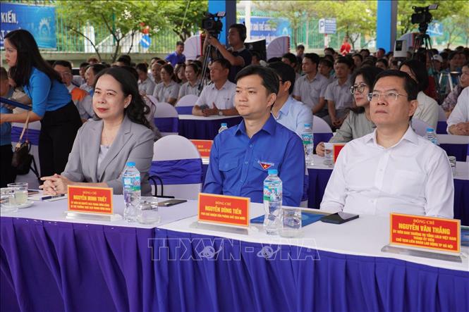Các đại biệu dự lễ phát động Phong trào thi đua “Lao động giỏi, năng suất cao, thu nhập tốt”, sáng 7/6/2026. Ảnh: Hùng Mạnh - TTXVN.