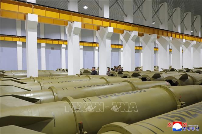 Nhà lãnh đạo Triều Tiên Kim Jong Un trong chuyến thị sát kiểm tra tình hình sản xuất của ngành công nghiệp quốc phòng, ngày 6/6/2026. Ảnh: KCNA/TTXVN