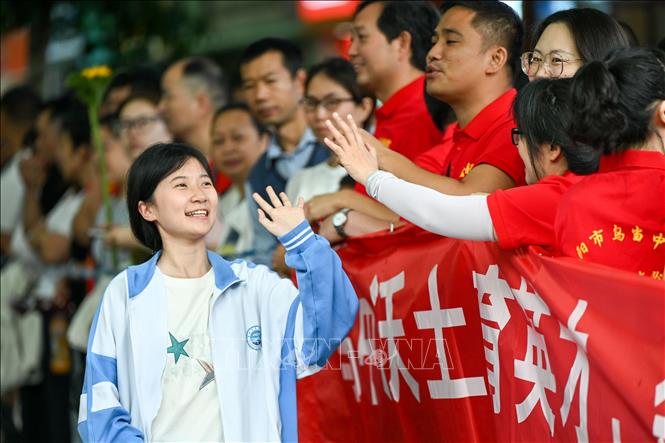 Thí sinh tham gia kỳ thi đại học tại tỉnh Quý Châu, Trung Quốc, ngày 7/6/2026. Ảnh: THX/TTXVN