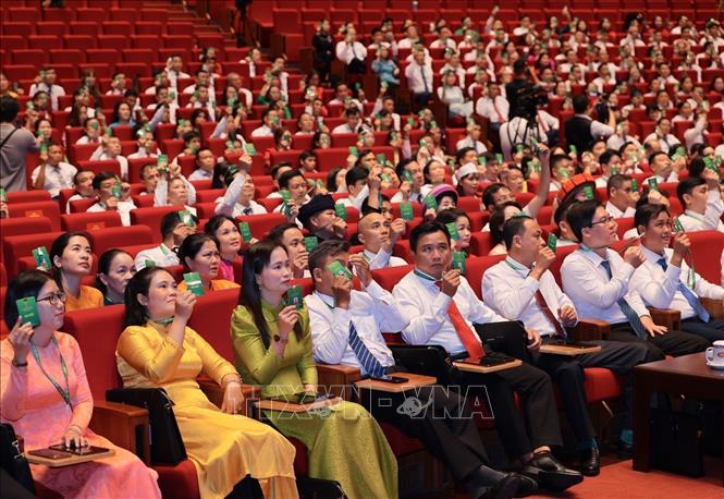 Các đại biểu biểu quyết Đề án nhân sự Ban Chấp hành Hội Nông dân Việt Nam khoá IX, nhiệm kỳ 2026 - 2031. Ảnh: Hoàng Hiếu - TTXVN