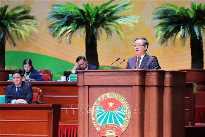 Đồng chí Lương Quốc Đoàn, Ủy viên Trung ương Đảng, Chủ tịch Ban Chấp hành Trung ương Hội Nông dân Việt Nam khóa VIII điều hành bầu Ban Chấp hành Trung ương Hội Nông dân Việt Nam khóa IX. Ảnh: Lê Đông - TTXVN