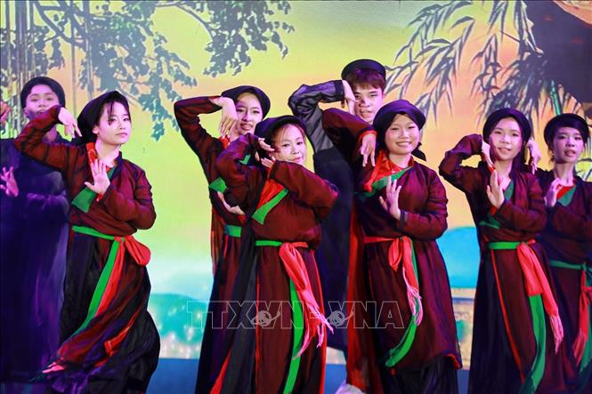 Khi văn hóa truyền thống được kể bằng ngôn ngữ của thời đại, người trẻ không chỉ là người tiếp nhận mà còn trở thành chủ thể sáng tạo, lan tỏa giá trị di sản trong đời sống đương đại. Ảnh: Khánh Hoà - TTXVN