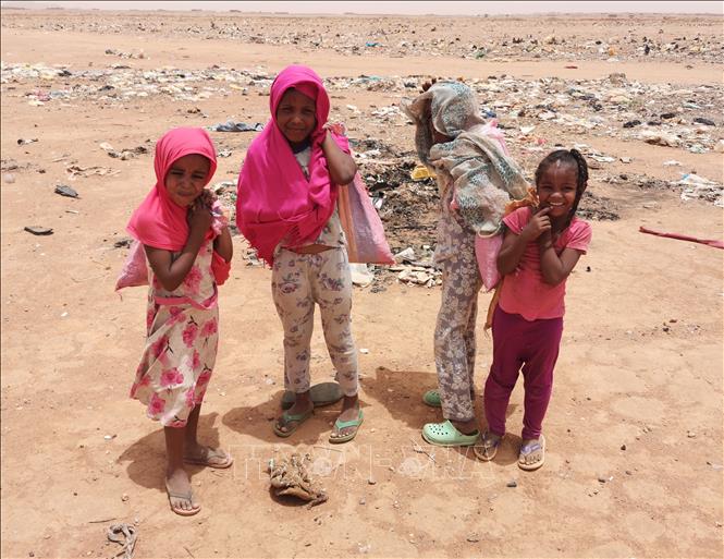 Các em nhỏ tại Omdurman, Sudan. Ảnh: THX/TTXVN