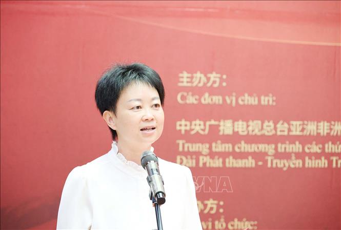 Phó Chủ tịch Chính hiệp thành phố Tam Minh Đồ Lâm Dung phát biểu tại Lễ khởi động. Ảnh: Công Tuyên - PV TTXVN tại Trung Quốc 
