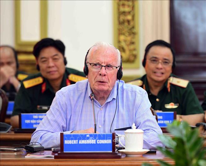Ông Robert Ambrose Connor, cựu chiến binh Hoa Kỳ, đại diện Nhóm tình nguyện thu thập thông tin và tư liệu hỗ trợ Việt Nam tìm kiếm liệt sĩ dự Hội thảo. Ảnh: Xuân Khu - TTXVN