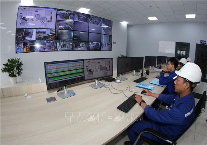 Biến rác thành điện 12MW tại Dự án nhà máy điện rác Hậu Giang. Ảnh: Duy Khương – TTXVN