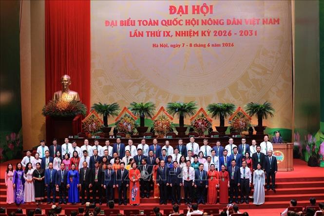 Ban Chấp hành Trung ương Hội Nông dân Việt Nam khoá IX, nhiệm kỳ 2026 - 2031 ra mắt Đại hội. Ảnh: Hoàng Hiếu - TTXVN
