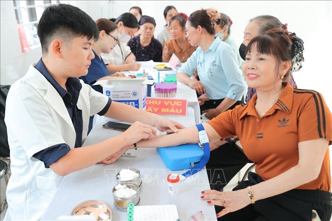Khu vực lấy mẫu xét nghiệm. Ảnh: Minh Quyết - TTXVN
