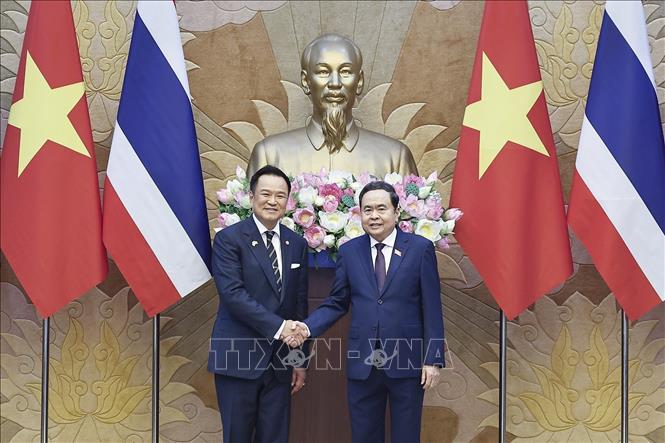 Chủ tịch Quốc hội Trần Thanh Mẫn hội kiến Thủ tướng Thái Lan Anutin Charnvirakul. Ảnh: Doãn Tấn - TTXVN