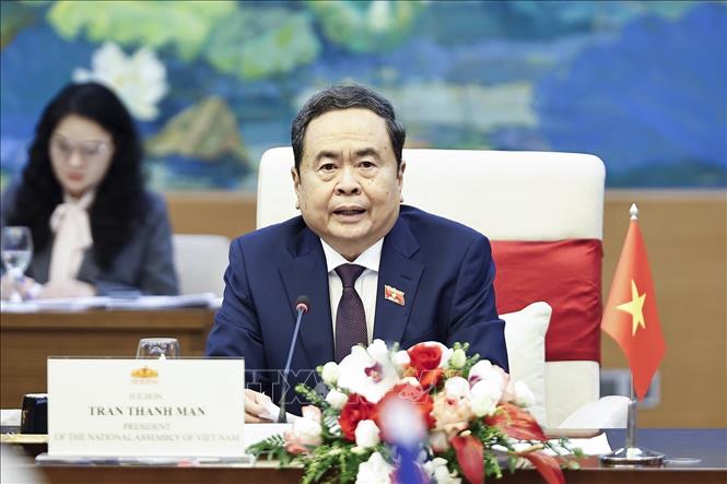 Chủ tịch Quốc hội Trần Thanh Mẫn phát biểu tại cuộc hội kiến Thủ tướng Thái Lan Anutin Charnvirakul. Ảnh: Doãn Tấn - TTXVN