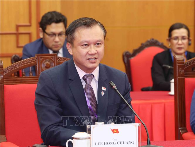 Ông Lee Hong Chuang, Đại biểu Quốc hội đại diện Đảng Hành động Nhân dân Singapore (PAP) phát biểu. Ảnh: Phương Hoa - TTXVN
