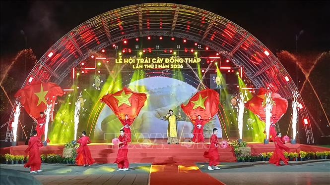 Biểu diễn văn nghệ bế mạc Lễ hội trái cây lần thứ nhất - năm 2026. Ảnh: Hồng Nhung – TTXVN
