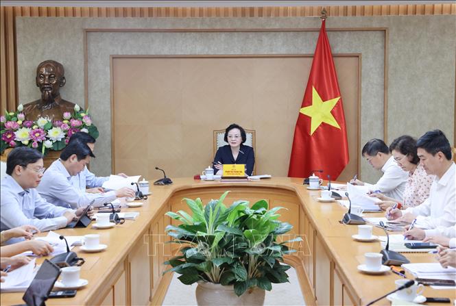 Phó Thủ tướng Phạm Thị Thanh Trà chủ trì cuộc làm việc về Đề án thành lập thành phố Quảng Ninh trực thuộc Trung ương. Ảnh: Lâm Khánh - TTXVN