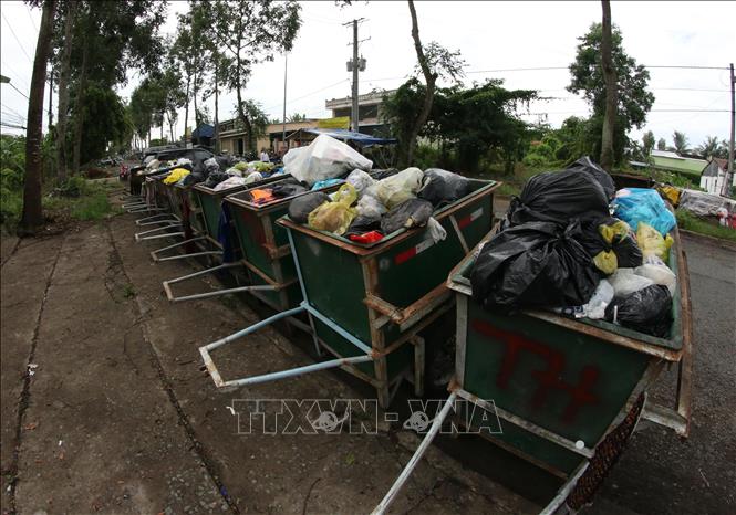 Chất thải rắn được thu gom tập trung tại phường Vị Tân, thành phố Cần Thơ. Ảnh: Duy khương – TTXVN