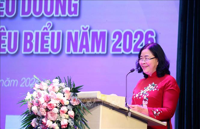 Đồng chí Bùi Thị Minh Hoài, Ủy viên Bộ chính trị, Bí thư Trung ương Đảng, Chủ tịch Ủy ban Trung ương Mặt trận Tổ quốc Việt Nam phát biểu chỉ đạo. Ảnh: Văn Điệp – TTXVN