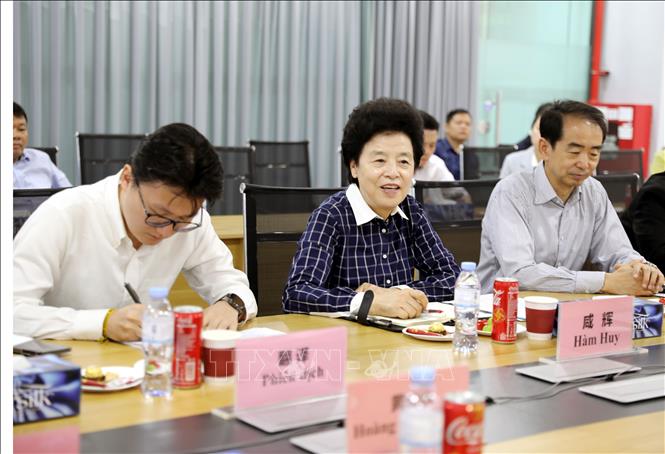 Phó Chủ tịch Chính hiệp toàn quốc Trung Quốc Hàm Huy phát biểu trong buổi làm việc tại Công ty TNHH BYD Việt Nam ở Khu công nghiệp Phú Hà, tỉnh Phú Thọ. Ảnh: Tạ Toàn – TTXVN