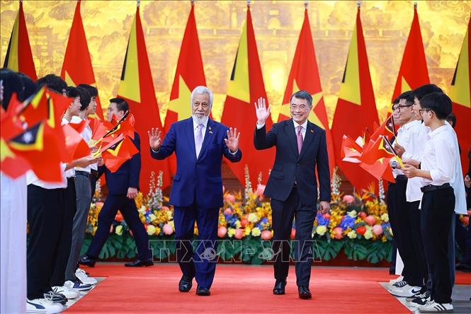 Thủ tướng Lê Minh Hưng và Thủ tướng Timor-Leste Kay Rala Xanana Gusmão. Ảnh: Dương Giang – TTXVN