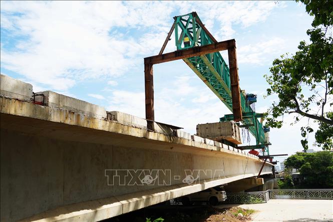 Nhà thầu thi công nâng cấp, mở rộng cầu Vỹ Dạ ở trung tâm thành phố Huế bị chấm dứt hợp đồng từ tháng 4/2026, do dự án chậm tiến độ kéo dài. Ảnh: Nguyên Lý - TTXVN