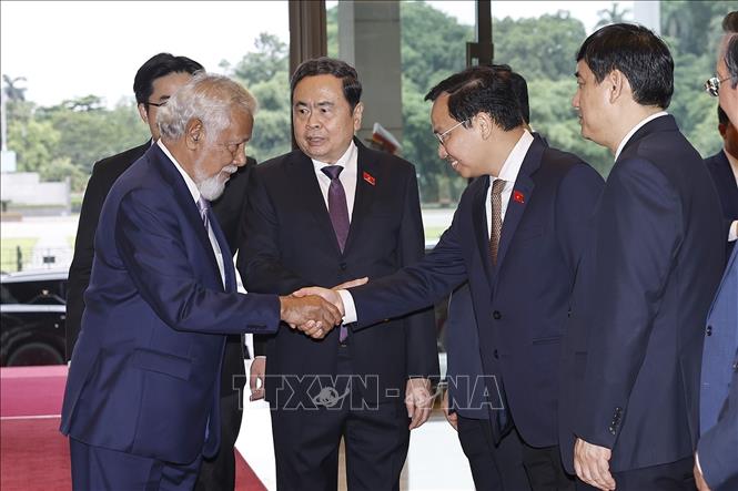 Chủ tịch Quốc hội Trần Thanh Mẫn và đoàn đại biểu Việt Nam đón Thủ tướng Timor-Leste Kay Rala Xanana Gusmão. Ảnh: Doãn Tấn - TTXVN
