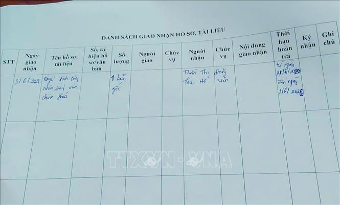 Biên bản ký nhận tài liệu thể hiện bà Trần Thị Thu Hồ ký nhận quyết định công nhận đảng viên chính thức vào ngày 3/6/2026. Ảnh: TTXVN phát