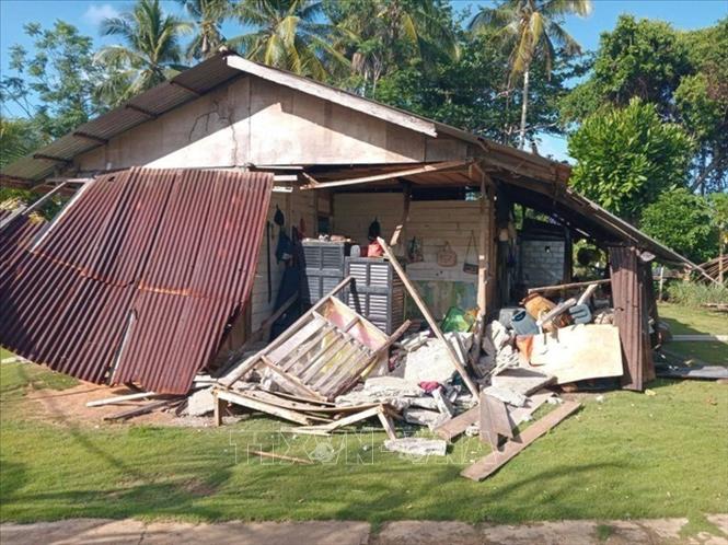 Ngôi nhà bị hư hại do động đất tại tỉnh Bắc Sulawesi, Indonesia ngày 8/6/2026. Ảnh: THX/TTXVN