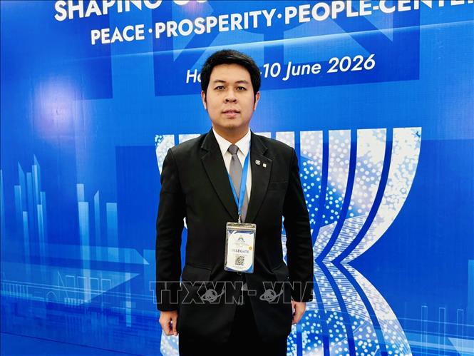 Ông Seksan Anantasirikiat, nghiên cứu viên cao cấp tại Trung tâm Nghiên cứu Quốc tế ở Thái Lan trả lời phỏng vấn báo chí bên lề Diễn đàn Tương lai ASEAN (AFF) 2026. Ảnh: Việt Đức - TTXVN