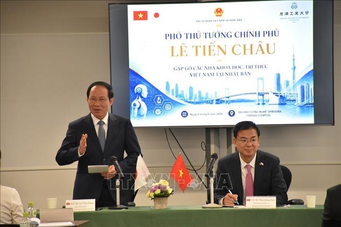 Phó Thủ tướng Lê Tiến Châu bày tỏ vui mừng với tinh thần luôn hướng về Tổ quốc cộng đồng trí thức, các nhà khoa học Việt Nam tại Nhật Bản. Ảnh: Nguyễn Tuyến - Pv TTXVN tại Nhật Bản