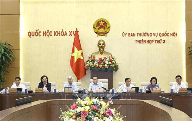 Chủ tịch Quốc hội Trần Thanh Mẫn chủ trì Phiên họp thứ 3 của Uỷ ban Thường vụ Quốc hội. Ảnh: Doãn Tấn – TTXVN