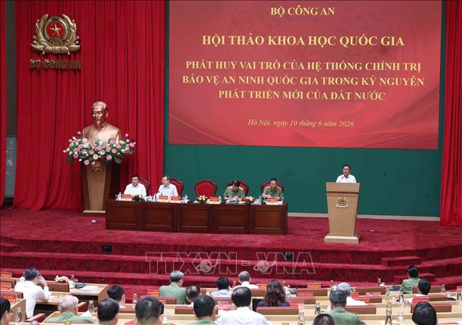Quang cảnh hội thảo khoa học quốc gia: Phát huy vai trò của hệ thống chính trị bảo vệ an ninh quốc gia trong kỷ nguyên phát triển mới của đất nước. Ảnh: Phương Hoa - TTXVN