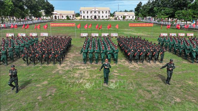 Quang cảnh buổi lễ tuyên thệ chiến sĩ mới. Ảnh: Văn Sĩ - TTXVN