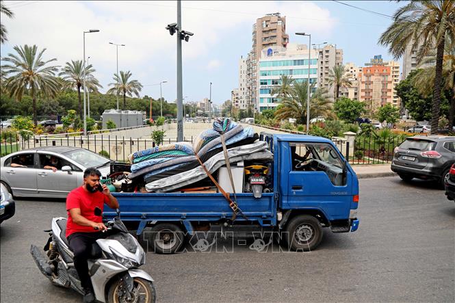 Người dân sơ tán khỏi ngoại ô Beirut, Liban ngày 1/6/2026. Ảnh: THX/TTXVN