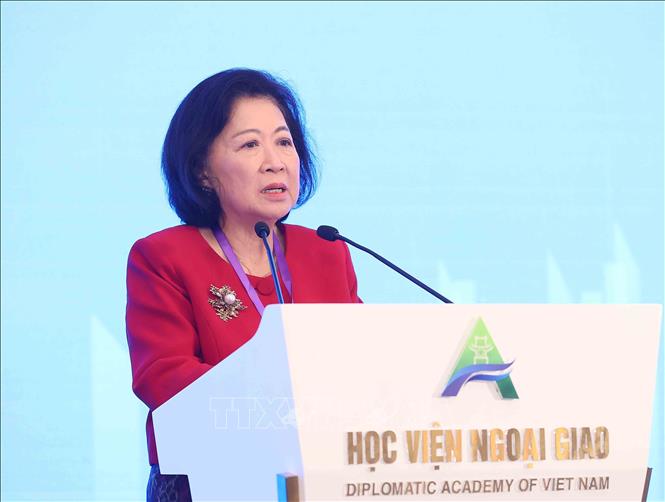 Đặc phái viên của Tổng thống Indonesia về Thương mại Quốc tế và Hợp tác Đa phương Mari Pangestu phát biểu. Ảnh: An Đăng - TTXVN