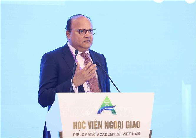 Giám đốc điều hành kiêm Trưởng bộ phận Châu Á, British International Investment (BII) Srini Nagarajan phát biểu. Ảnh: An Đăng- TTXVN