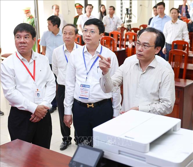 Bộ trưởng Bộ Giáo dục và Đào tạo Hoàng Minh Sơn lưu ý với cán bộ, giáo viên để thực hiện tốt công tác về kỳ thi tốt nghiệp THPT 2026. Ảnh: Thanh Tùng - TTXVN 