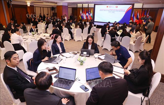 A view of the workshop marking the fifth anniversary of ASEAN-UK Dialogue Partnership relations. VNA Photo: Văn Điệp 