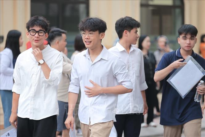 Over 129,000 students in Hanoi take the high-school graduation examination. VNA Photo