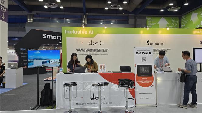 Gian hàng của Dot Inc. tại Triển lãm Công nghệ Thông minh Smart Tech Show 2026 ở thủ đô Seoul. Ảnh: Đức Thắng - PV TTXVN tại Hàn Quốc
