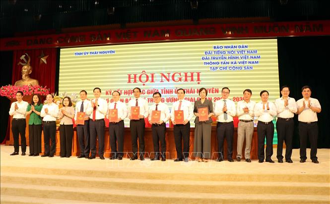 Lễ ký kết hợp tác giữa Tỉnh ủy Thái Nguyên và các cơ quan báo chí Trung ương giai đoạn 2026- 2030. Ảnh: Trần Trang - TTXVN 