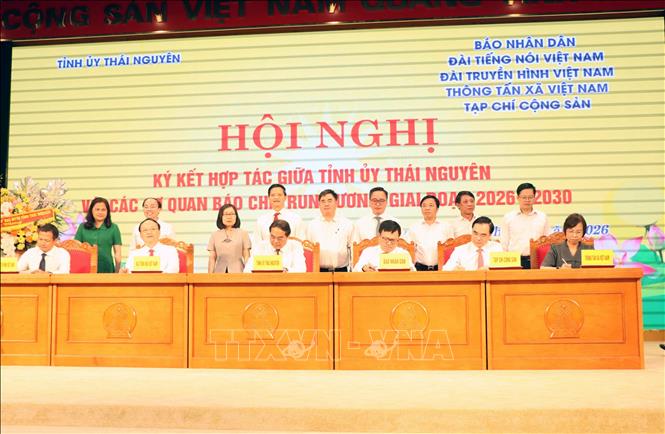 Lễ ký kết hợp tác giữa Tỉnh ủy Thái Nguyên và các cơ quan báo chí Trung ương giai đoạn 2026- 2030. Ảnh: Trần Trang - TTXVN 
