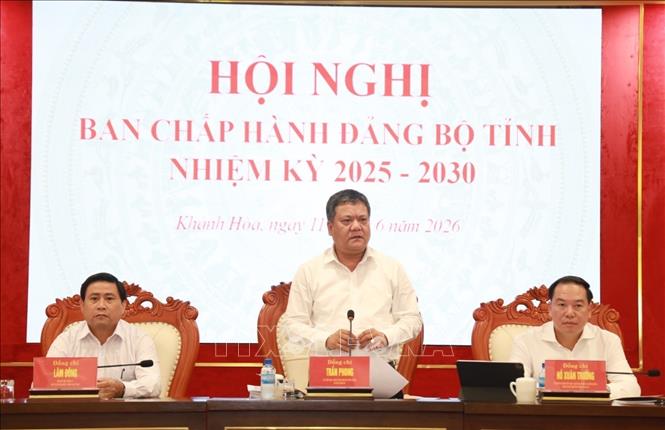 Ông Trần Phong, Bí thư Tỉnh ủy Khánh Hòa phát biểu. Ảnh: Xuân Triệu - TTXVN